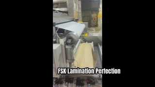 Laminiermaschine für Kraftpapier mit Foliengelege